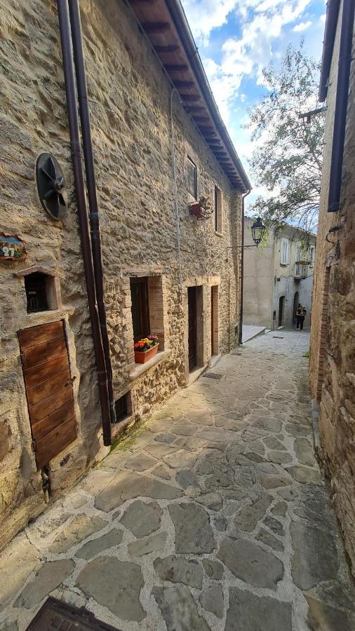 Hotel Luciae Domus à Roccascalegna Extérieur photo
